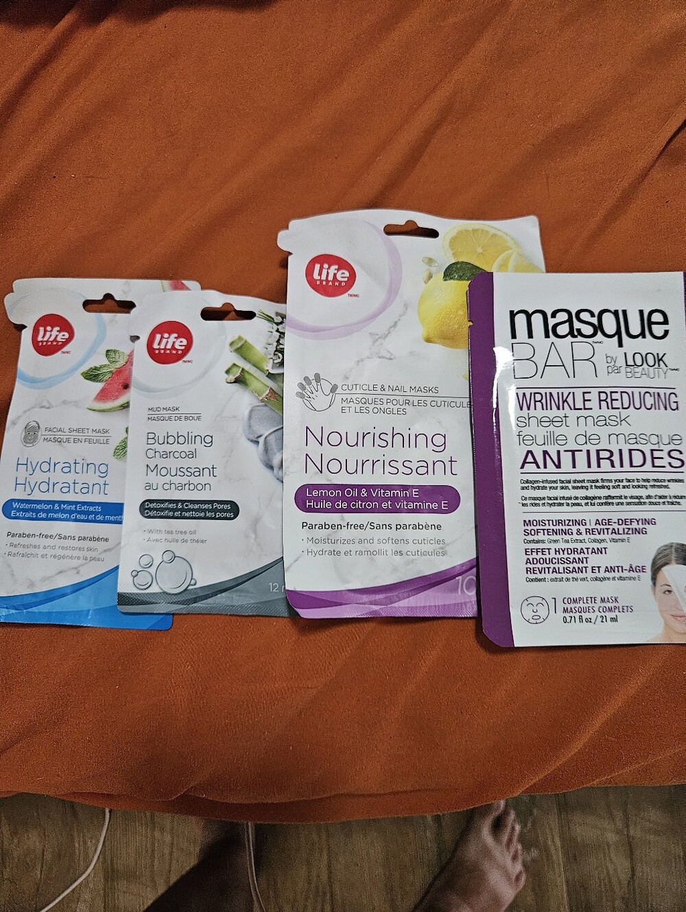 Brand Women’s Hydrating & Nourishing Sheet Mask Set in White and Purple